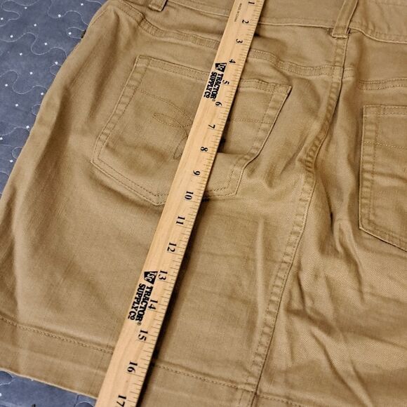 CHAPS Tan Women's Skirt size 12 petite - Picture 5 of 5